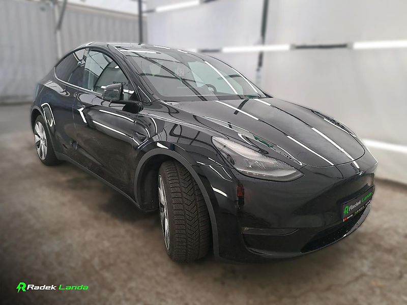 Tesla Model Y (2024) AWD | Berlín | HW4 | 4×4 - fotografie inzerátu