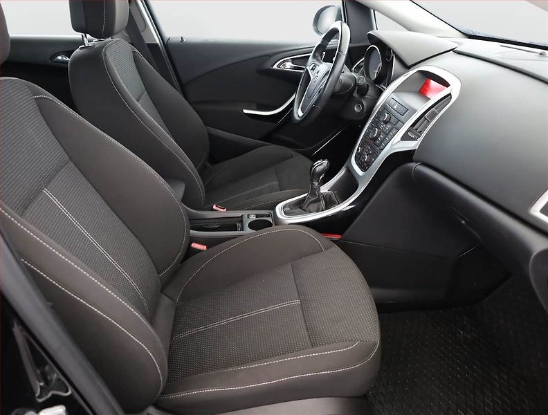 Opel Astra (2011) 1.4 T, Serv.kniha, Tempomat - fotka 7 z 13