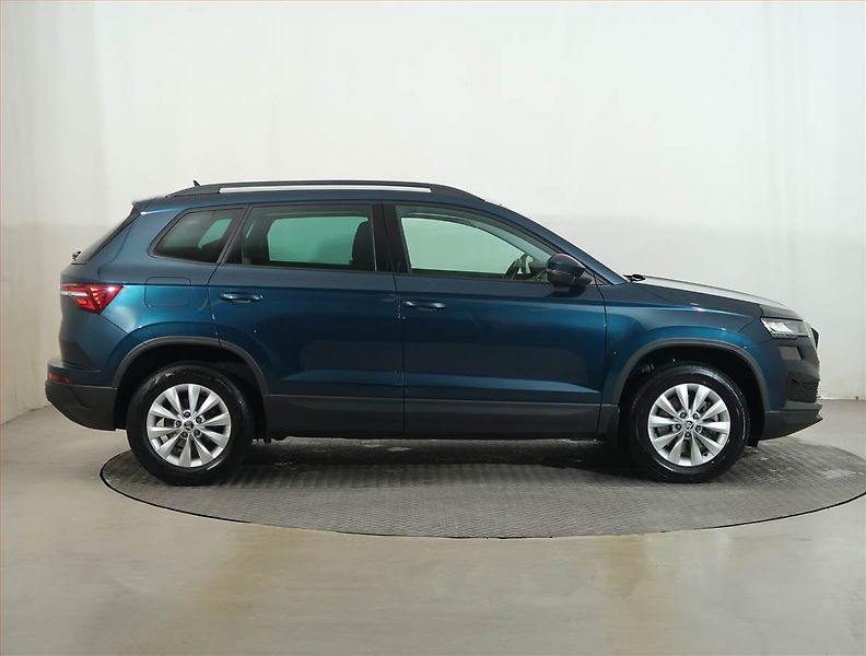 Škoda Karoq (2022) Ambition Plus 1.5 TSI - fotka 6 z 13