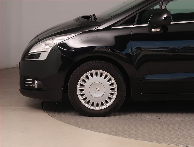Peugeot 5008 (2014) Active Pack 1.6 HDi, Automat - fotka 14 z 16