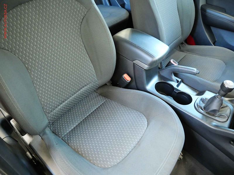 Hyundai ix35 (2010) 2.0 i, ČR, Klima - fotka 11 z 20