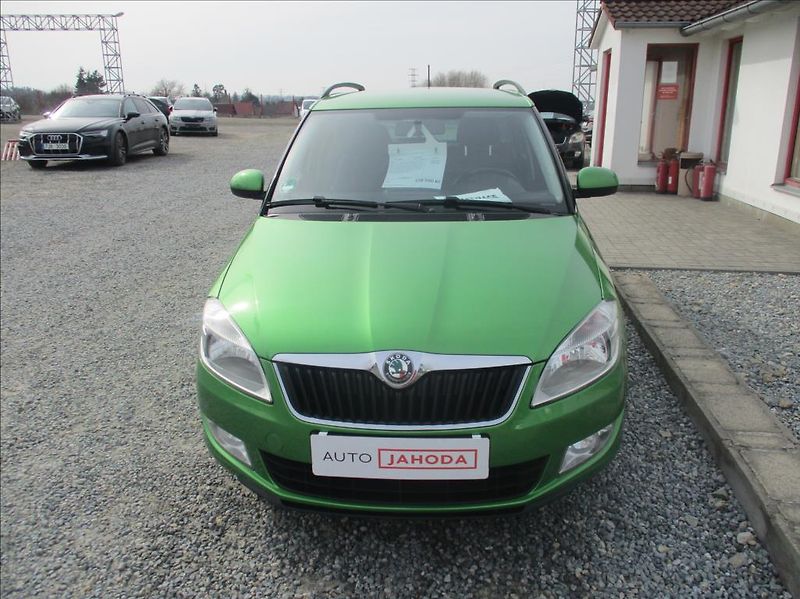 Škoda Fabia 1,2 TSI, klimatizace, serviska - fotka 2 z 33