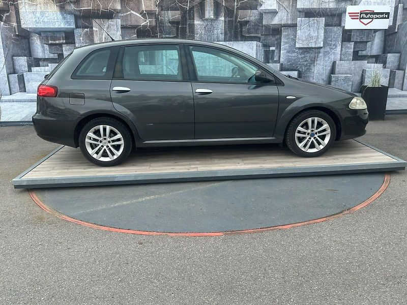 Fiat Croma (2005) 1.9JTD, 88KW - fotka 5 z 18