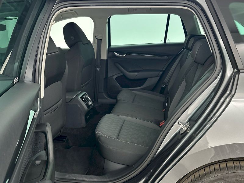 Škoda Octavia (2025) Combi 1.5TSI 85kW Selection - fotka 8 z 28