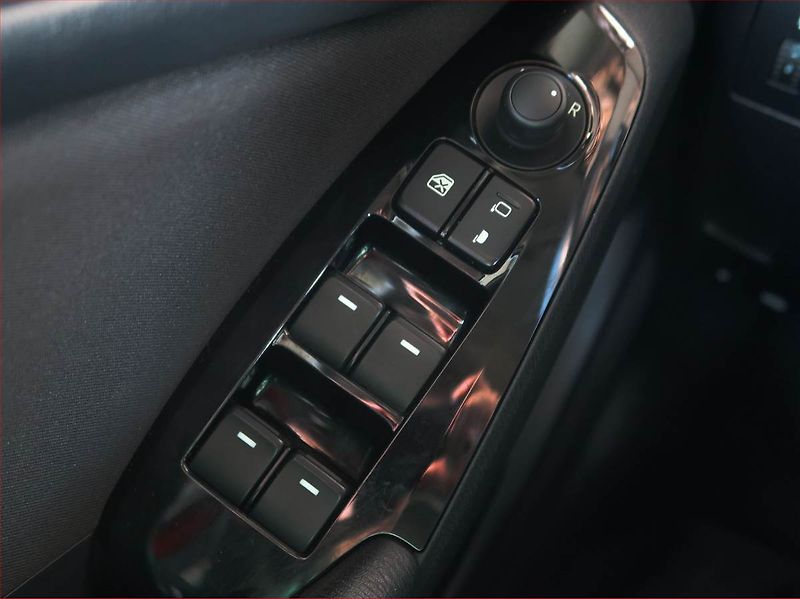 Mazda 3 (2017) 2.0 Skyactiv-G, Tempomat - fotka 17 z 17