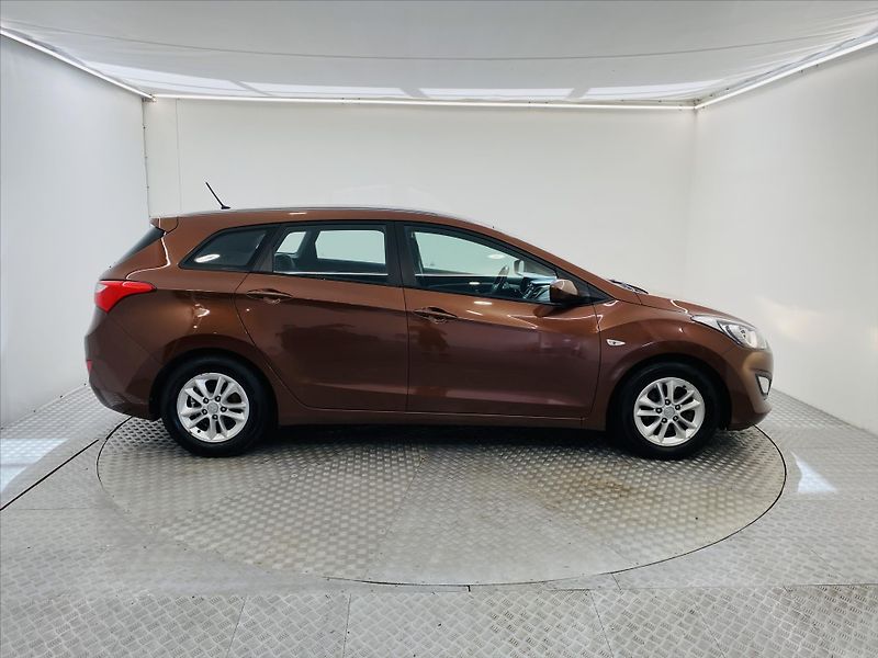 Hyundai i30 1,4 CVVT 73kW - fotka 21 z 23