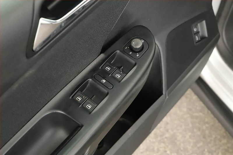 Volkswagen Passat (2007) 2.0 FSI, Automat, nová STK - fotka 14 z 14