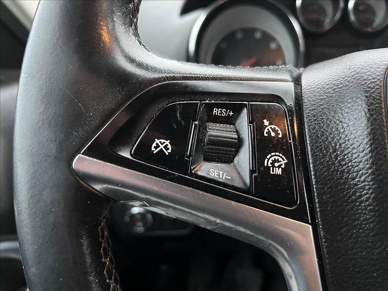 Opel Zafira 1,6 CDTi 100KW TOURER 2xKOLA - fotka 24 z 39