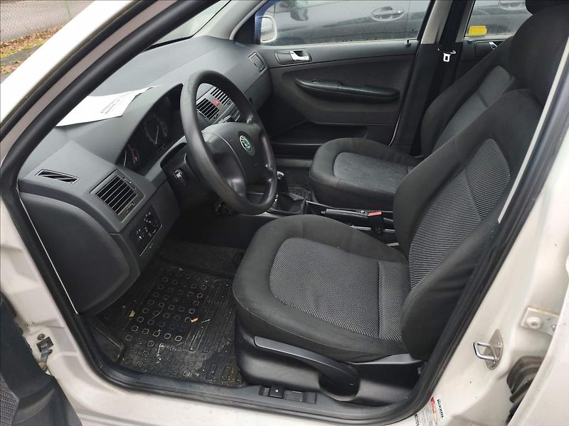 Škoda Fabia 1,4 i  po servise včetně rozvo - fotka 5 z 8