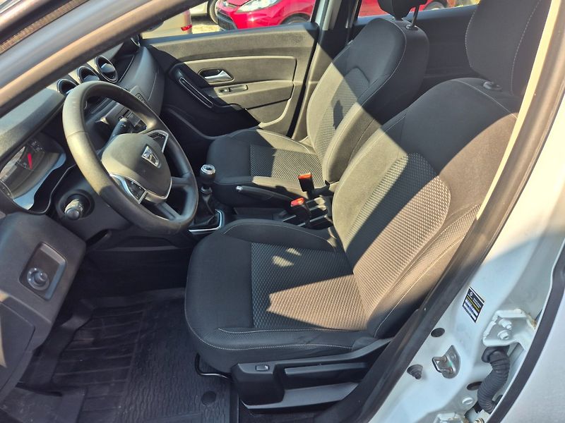 Dacia Duster (2019) 1.6 i 4x4 TOP STAV - fotka 16 z 25