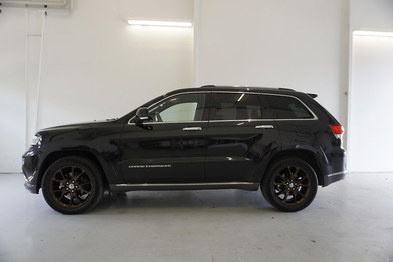 Jeep Grand Cherokee 3,0 CRD 4X4 - fotka 8 z 31