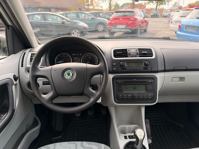 Škoda Roomster (2007) Style 1.4i 63kW - fotka 17 z 27