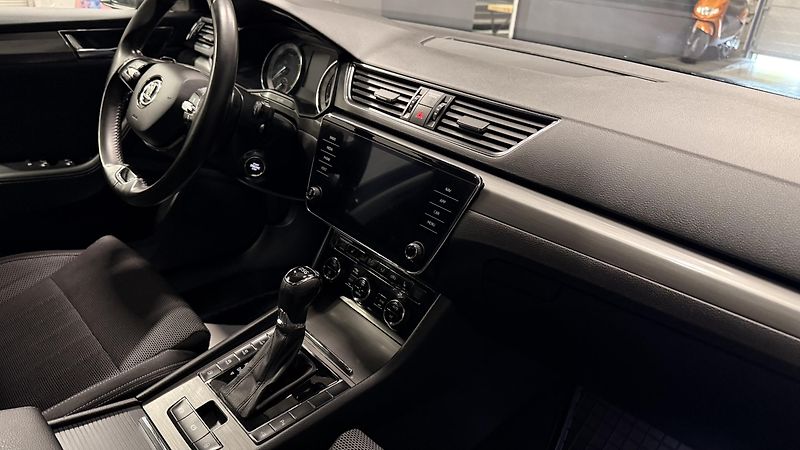 Škoda Superb (2020) 1.4 IV,PHEV ,DOJEZD 38KM,LED - fotka 24 z 49