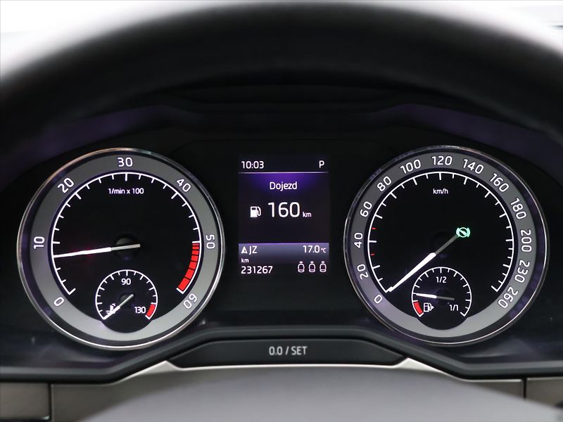 Škoda Superb 2,0 TDI 140kW DSG 4x4 Style CZ - fotka 16 z 32