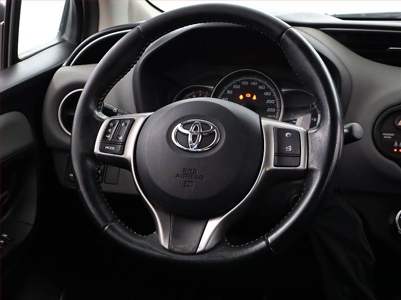 Toyota Yaris (2017) 1.33 Dual VVT-i, Park. senzory - fotka 12 z 15