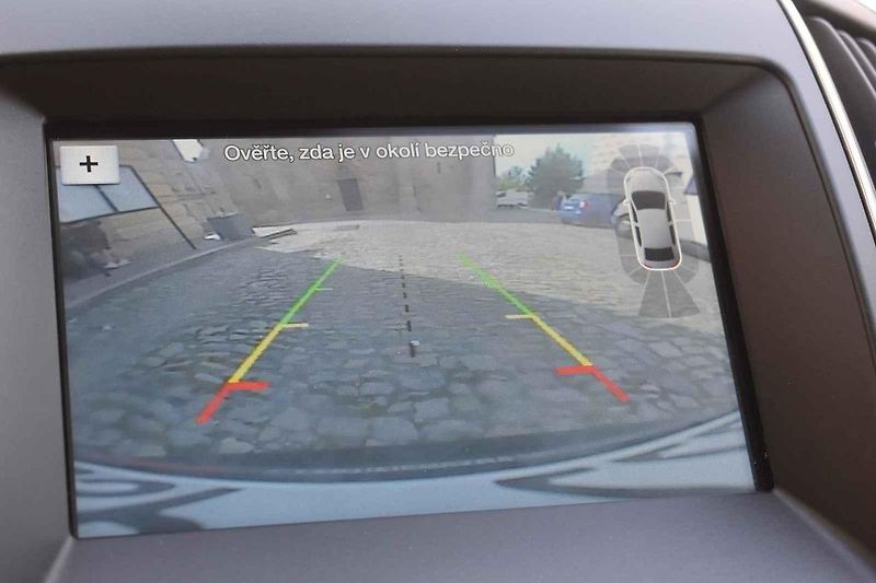 Ford S-Max druhé generace může sloužit větším rodinám ještě hodně dlouho.