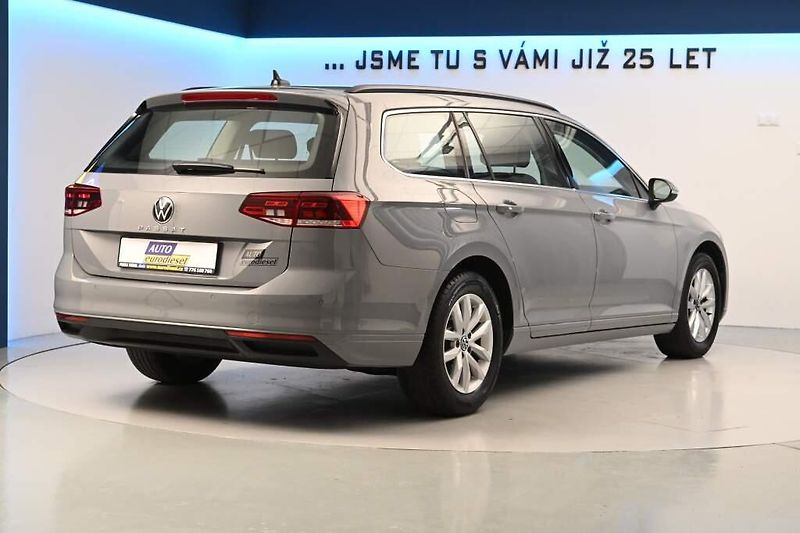 Ford S-MAX (2022) 2.0 TITANIUM Kamera Tažné 8 Ko - fotka 5 z 32