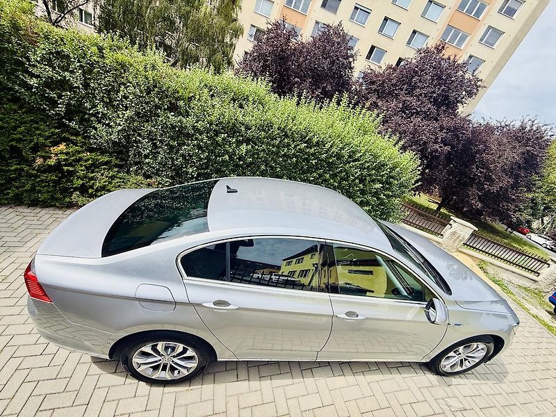 Volkswagen Passat (2020) 1,4TSi GTE 160kW HYBRID HIGHLI - fotka 17 z 24