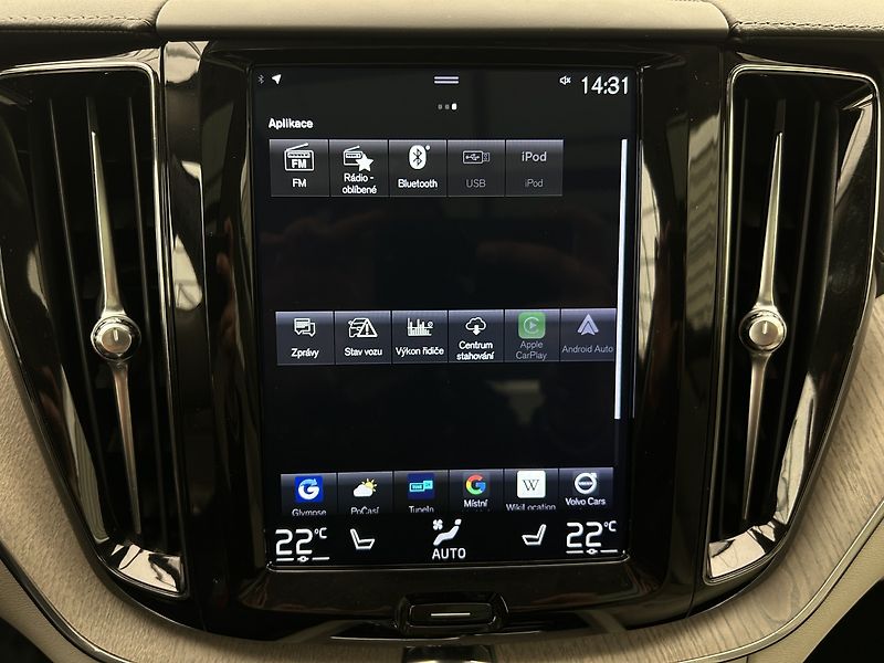 Volvo XC60 2.0 B5 4x4 Inscription - fotka 28 z 38