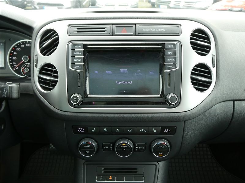 Volkswagen Tiguan 2,0 TDi 110kW Lounge DSG, 4x4 - fotka 28 z 54