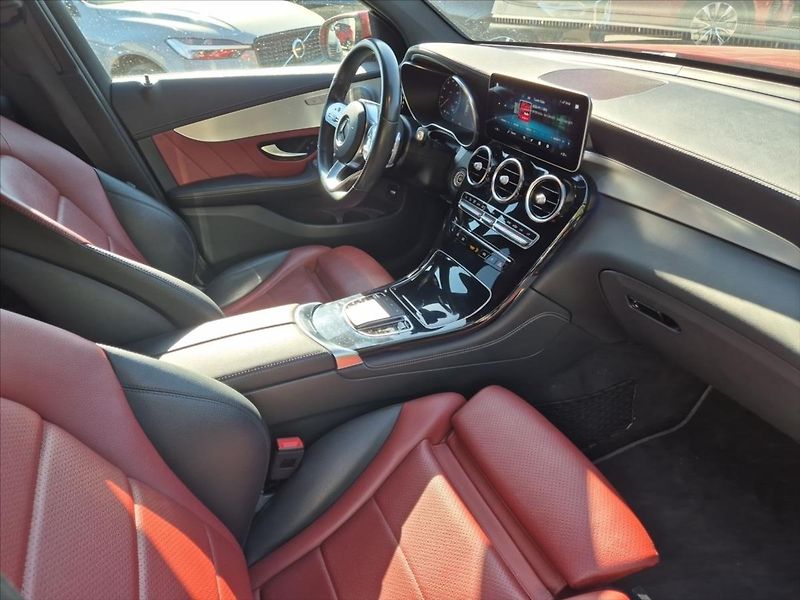 Mercedes-Benz GLC 2,0 300 d 4MATIC Coupe - fotka 13 z 19