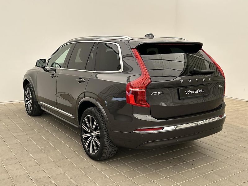 Volvo XC90 2.0 B5 4x4 PLUS Bright Vzduch - fotka 4 z 32
