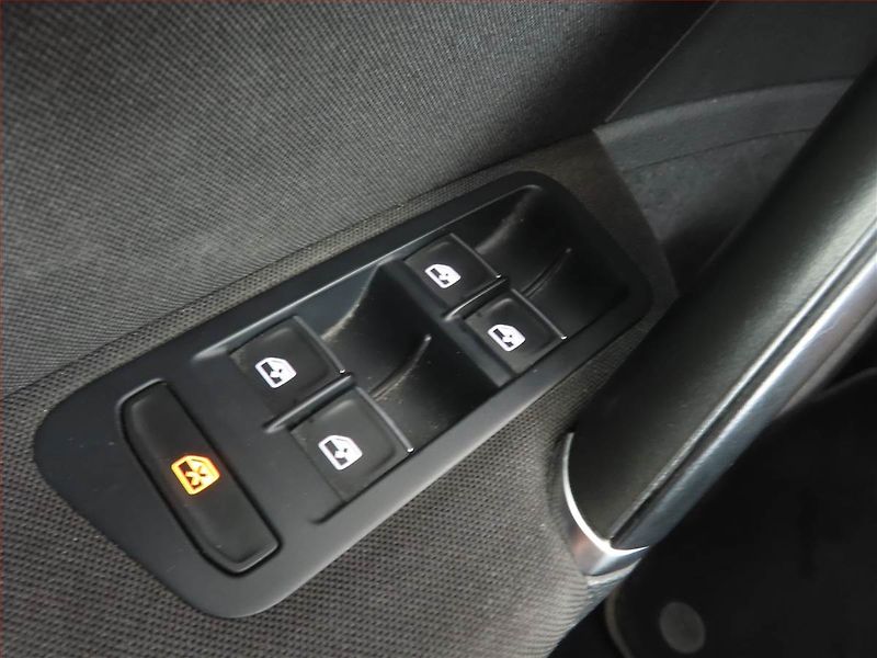 Volkswagen Golf (2018) Highline 2.0 TDI, Serv.kniha - fotka 21 z 21