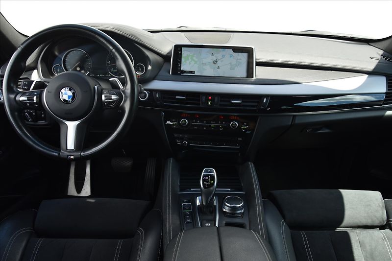 BMW X6 xDrive M50d 280kW SERVIS.KNIHA - fotka 14 z 28