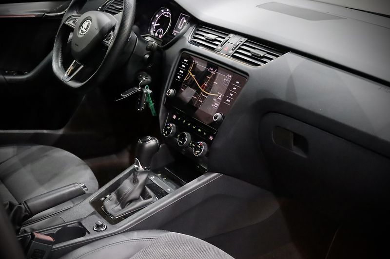 Škoda Octavia 3 FL Combi 1.4 TSI 110 kW DSG - fotka 15 z 43