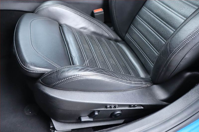 Alfa Romeo Giulia (2017) 2.0 Turbo - fotka 25 z 26