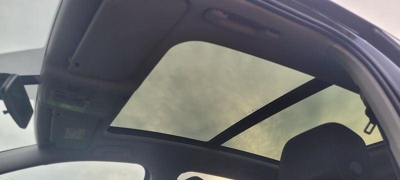 Volkswagen Touran (2016) 1,4TSi 110kW benzín DSG FuLLeD - fotka 34 z 44