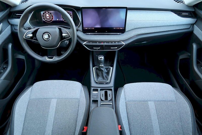 Škoda Octavia (2024) Top Selection 1.5 TSI 110 kW - fotka 5 z 28