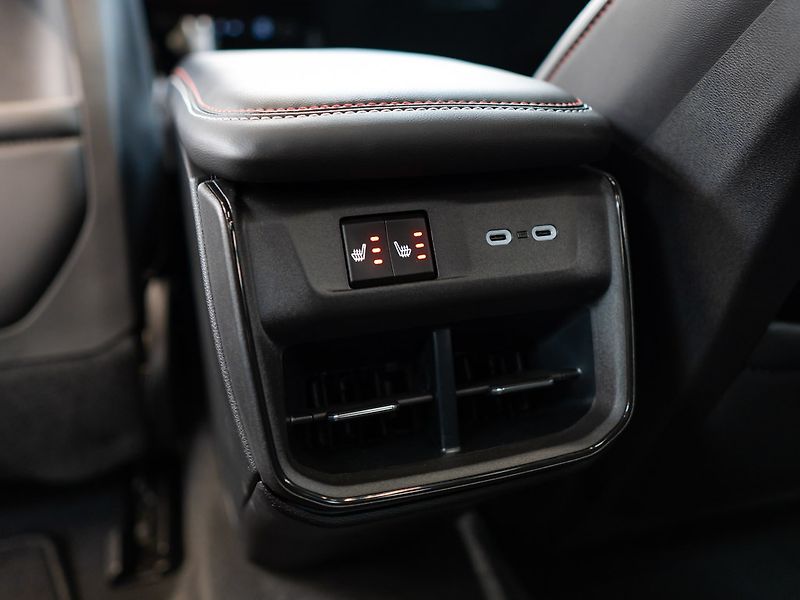 Dodge Charger (2024) 0.0 EV Scat Pack 670HP AWD - fotka 38 z 44
