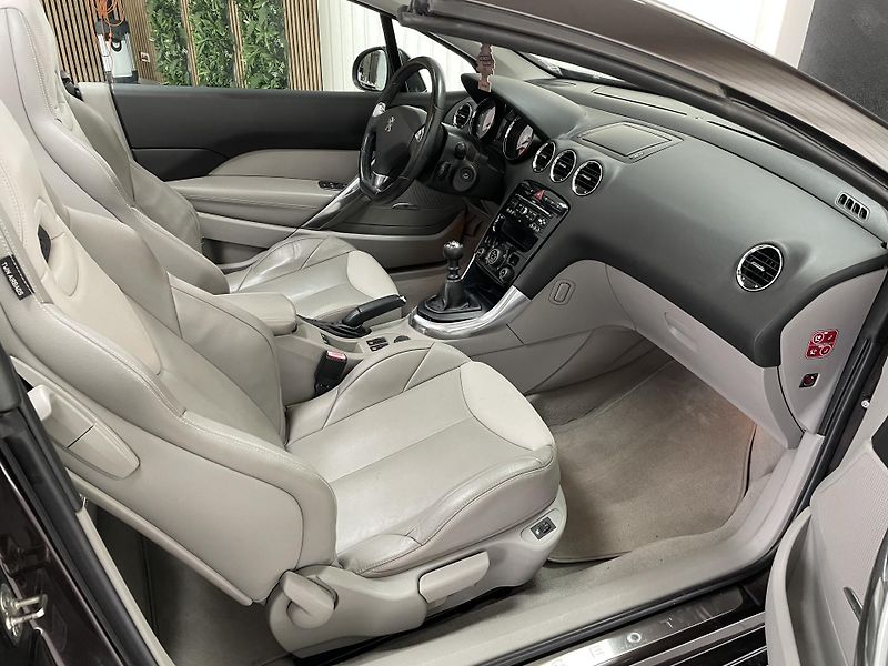 Peugeot 308 CC 1.6 THp 147kW  DIGIAC NAVI  - fotka 21 z 31