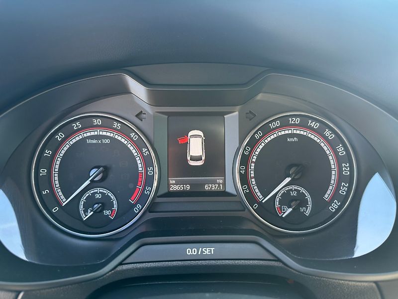 Škoda Octavia (2017) RS 2,0TDI 135Kw Challenge - fotka 18 z 21
