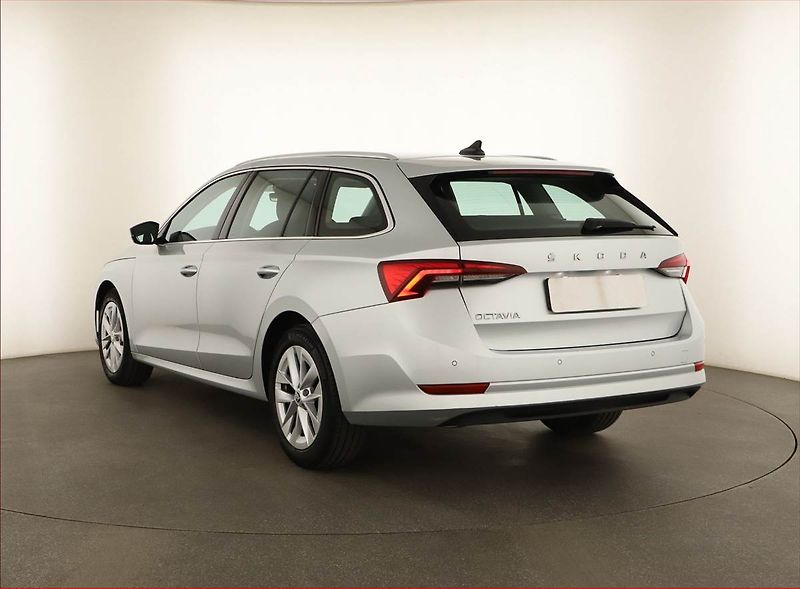 Škoda Octavia (2021) Style 1.5 TSI, ČR,1.maj - fotka 4 z 13