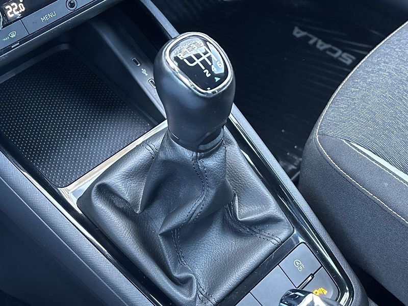 Škoda Scala (2022) 1.5 TSI Style - fotka 16 z 31