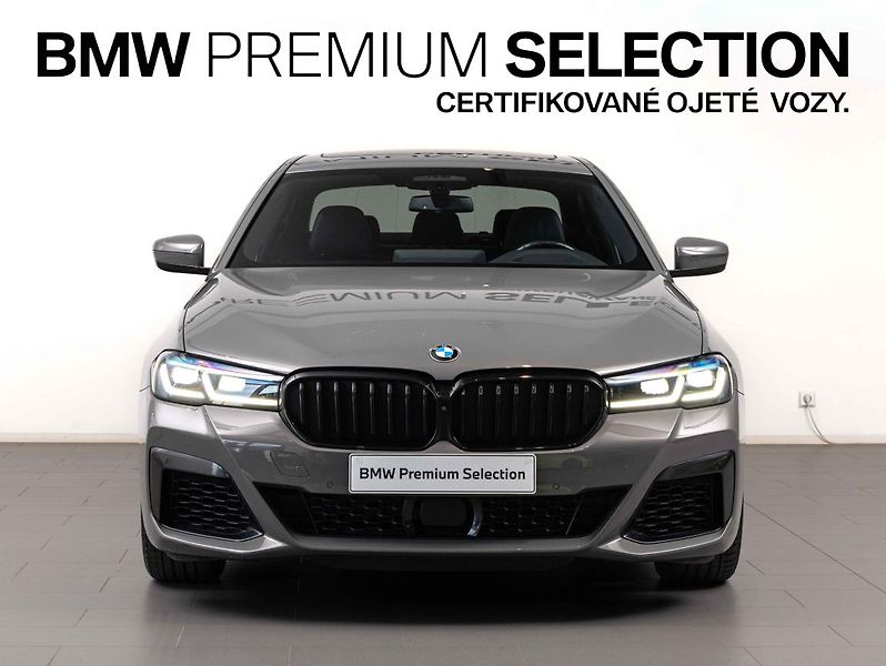 BMW Řada 5 M550i xDrive - fotka 2 z 23