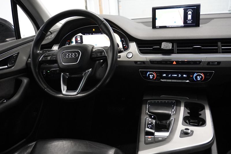 Audi Q7 3.0 TDI QUATTRO AUTOMAT - fotka 23 z 33