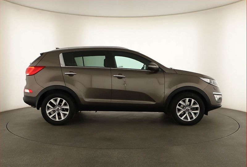 Kia Sportage (2015) 1.6 GDI, Serv.kniha, Kůže - fotka 6 z 15