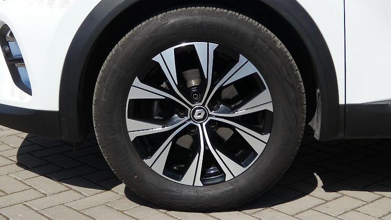 Renault Captur 1,3  TCe 140 Techno EDC - fotka 21 z 22
