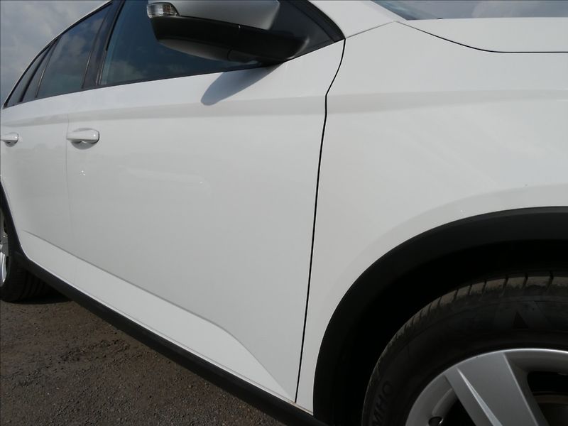 Škoda Fabia 1,2 TSi SCOUT 2x kola,1.majite - fotka 14 z 43