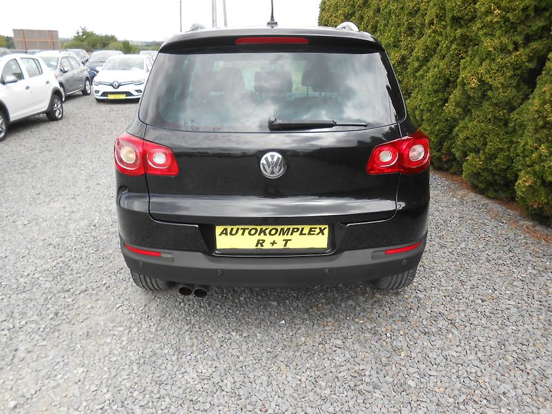Volkswagen Tiguan 2.0TDi 103KW,,XENONY,DSG - fotka 40 z 40
