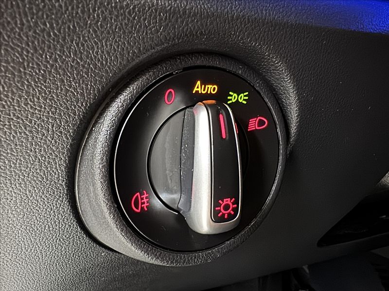 Volkswagen e-up! 61kW Move LED Kamera APP - fotka 22 z 40