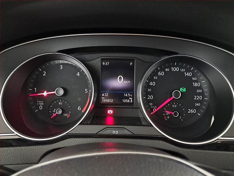 Volkswagen Passat (2017) Highline 2.0 TDI, Automat - fotka 11 z 19