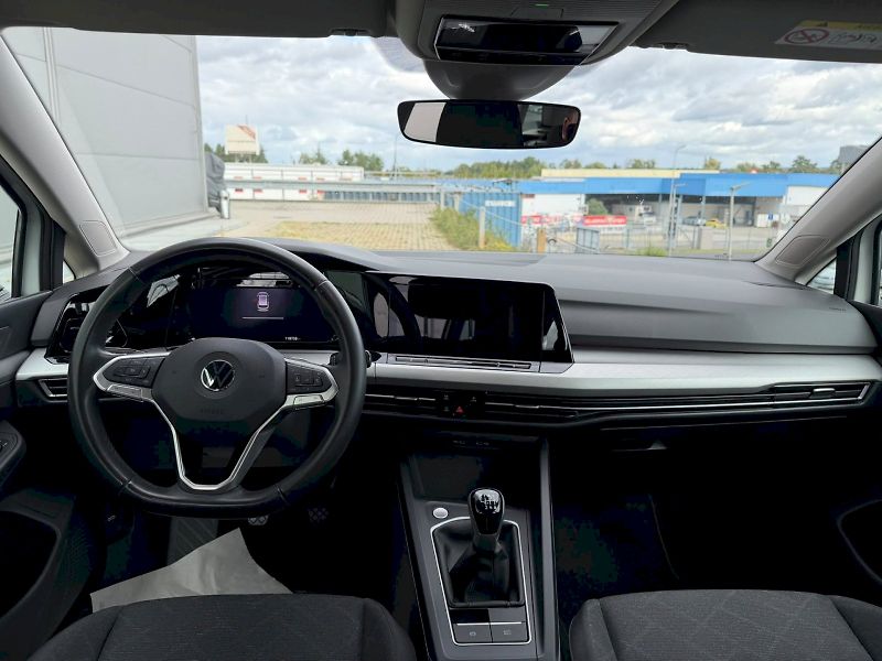 Volkswagen Golf (2022) Variant 1,5TSI 96KW LIFE KAMER - fotka 21 z 26