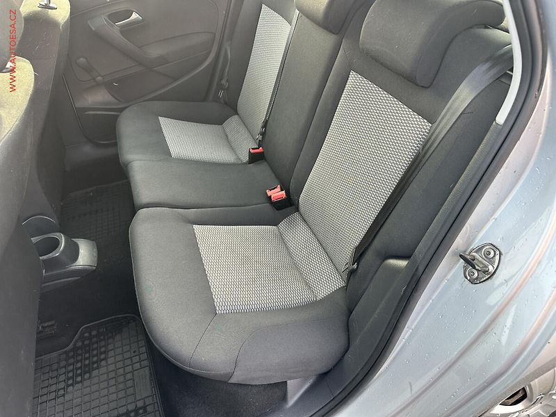 Volkswagen Polo (2012) 1.4i, ČR, AC, +kola - fotka 10 z 16