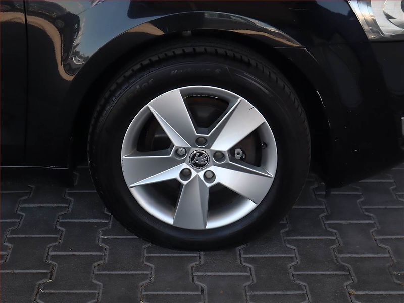 Škoda Octavia (2015) 1.6 TDI, Automat, Navi - fotka 15 z 22