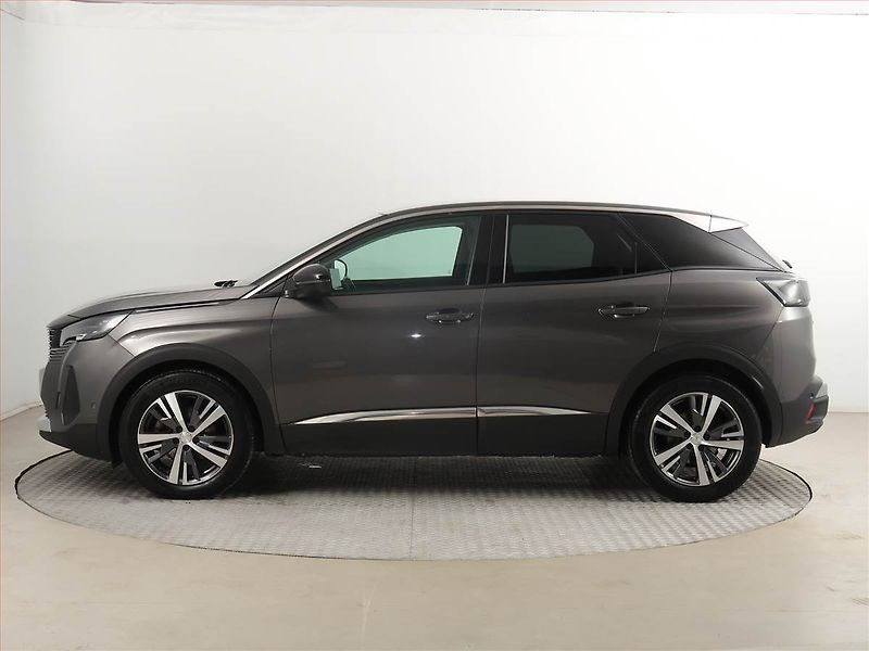 Peugeot 3008 (2022) Allure Pack 1.2 PureTech - fotka 3 z 18