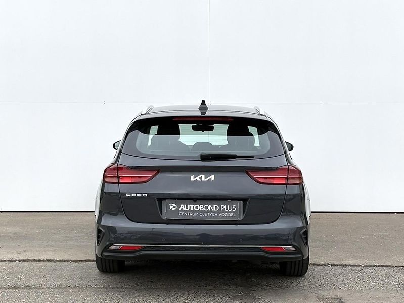 Kia Ceed 1.5 T-GDI 117kW SPIN - fotka 9 z 20